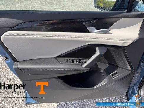 Used 2025 Volkswagen Tiguan SEL R-Line image 18