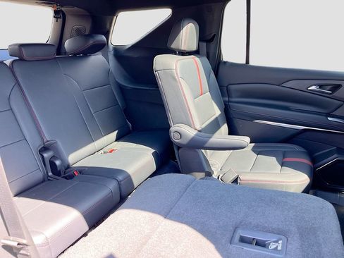 Used 2026 Chevrolet Traverse RS w/ LPO, Floor Liner Package AWD/4WD image 29