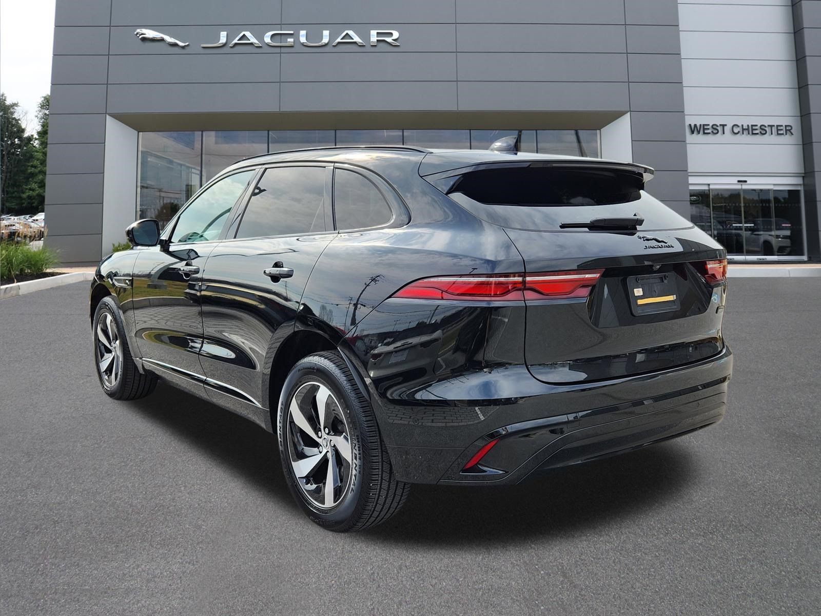 Certified 2026 Jaguar F-PACE R-Dynamic S AWD/4WD image 3