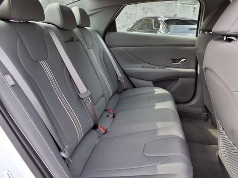 Used 2025 Hyundai Elantra SEL w/ Cargo Package image 32