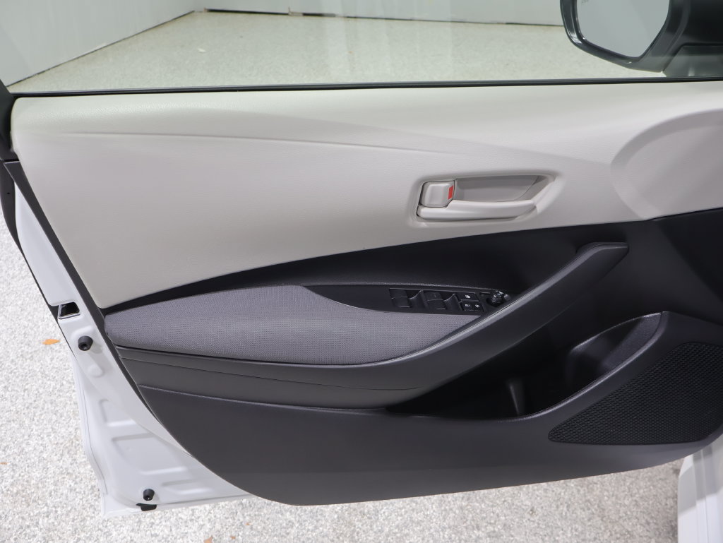 Used 2024 Toyota Corolla LE w/ LE Convenience Package FWD image 13