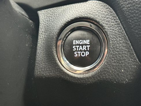 Used 2024 Toyota RAV4 XLE FWD image 28