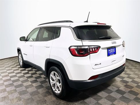 Used 2024 Jeep Compass Latitude image 6