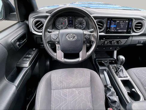 Used 2017 Toyota Tacoma TRD Sport w/ Tow Package RWD image 6