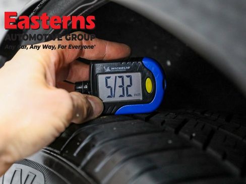 Used 2020 Ford Edge SEL image 26