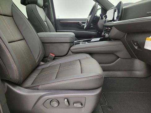 New 2025 Chevrolet Suburban High Country image 20