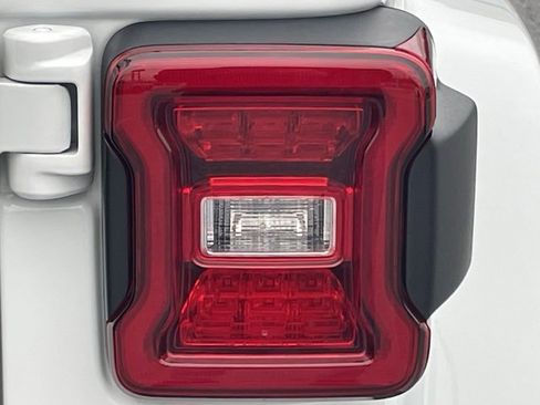 Used 2024 Jeep Wrangler Unlimited Sahara w/ Safety Group image 26