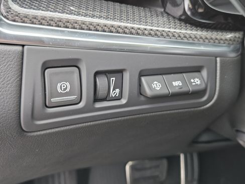 New 2025 Cadillac XT5 Sportv w/ LPO, Blue Accent Package image 22