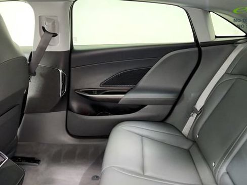 Used 2025 Lucid Air Pure RWD image 43