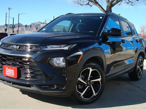Used 2023 Chevrolet TrailBlazer RS w/ Sun and Liftgate Package image 1