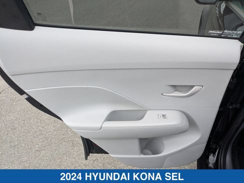 Used 2024 Hyundai Kona SEL AWD/4WD image 28