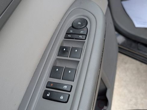 Used 2015 GMC Acadia SLT image 11