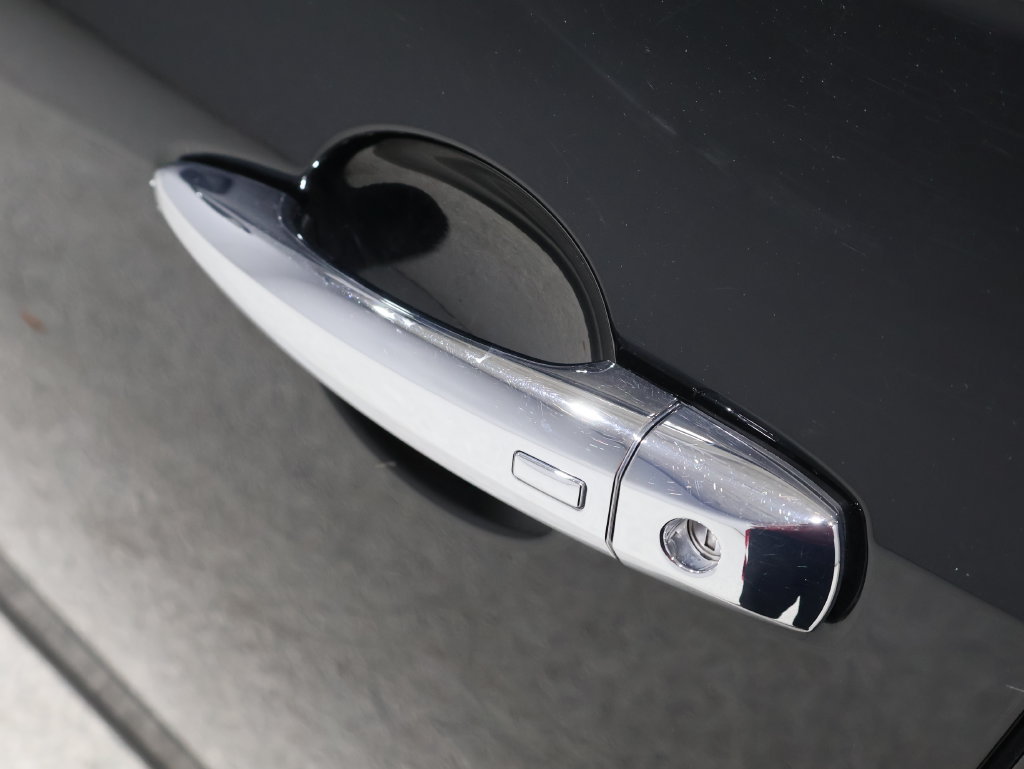 Used 2025 Nissan Altima 2.5 SV FWD image 9