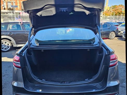 Used 2020 Ford Fusion Titanium image 33