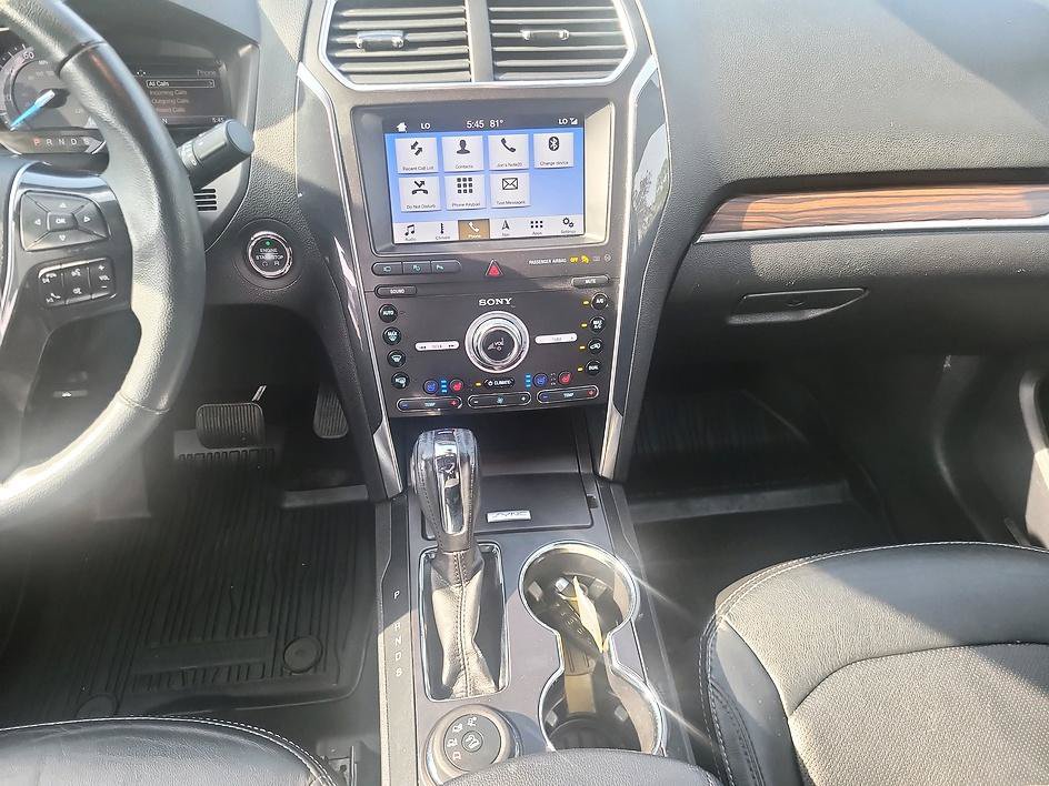 Used 2019 Ford Explorer Limited w/ Equipment Group 301A AWD/4WD image 35
