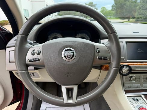 Used 2011 Jaguar XF Premium RWD image 26