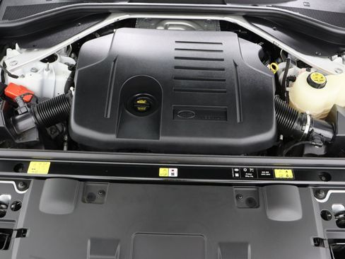 Used 2024 Land Rover Range Rover Sport SE image 42