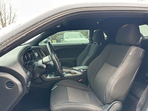 Used 2019 Dodge Challenger SXT image 14