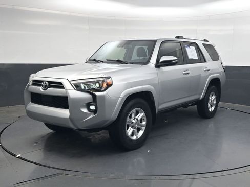 Used 2022 Toyota 4Runner SR5 Premium w/ Moonroof Package RWD image 8