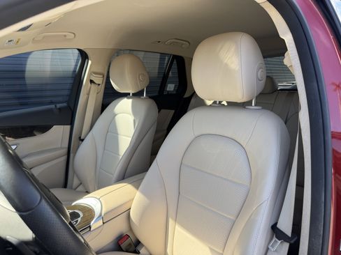 Used 2017 Mercedes-Benz GLC 300 image 5