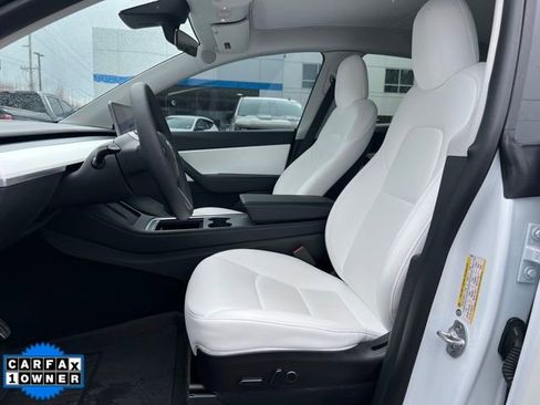 Used 2022 Tesla Model Y Long Range image 17