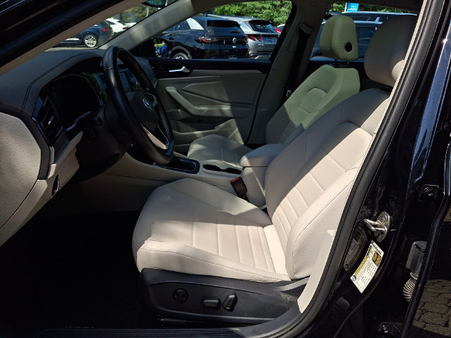 Used 2023 Volkswagen Jetta SE FWD image 19