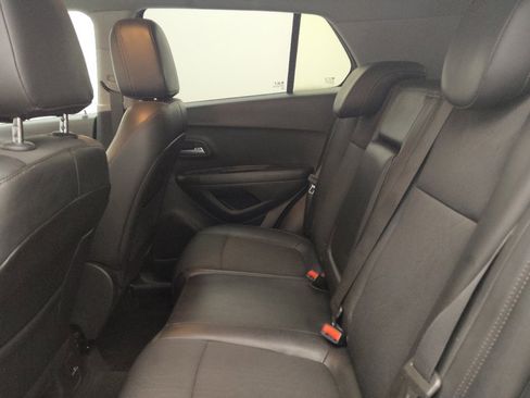 Used 2022 Chevrolet Trax LT w/ Driver Confidence Package AWD/4WD image 18