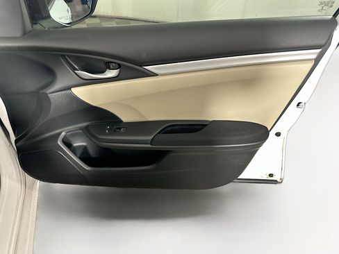 Used 2020 Honda Civic LX image 29
