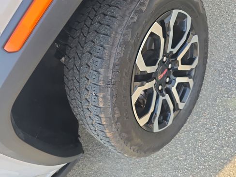 Used 2025 GMC Canyon AT4 w/ Nightfall Edition image 35