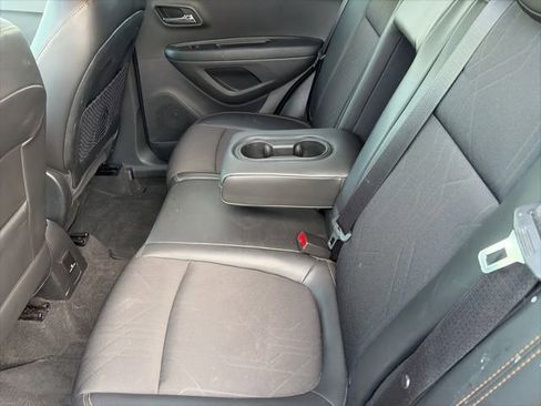 Used 2017 Chevrolet Trax LT w/ Sun & Sound Package FWD image 9