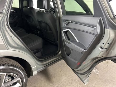 New 2025 Audi Q3 2.0T Premium image 13