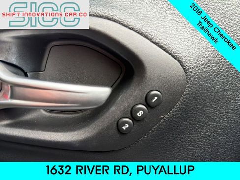 Used 2018 Jeep Cherokee Trailhawk w/ Quick Order Package 25L image 17