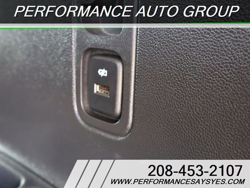 Used 2021 Chevrolet Traverse RS image 21