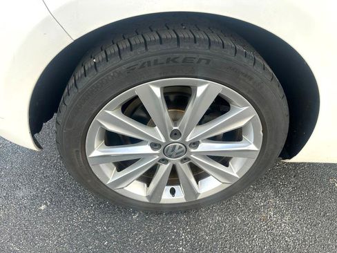 Used 2013 Volkswagen Golf TDI image 13