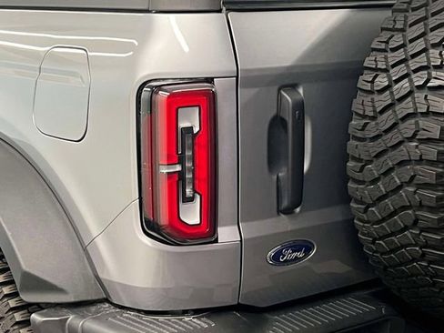 Used 2024 Ford Bronco Badlands image 10