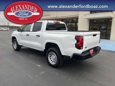 Used 2023 Chevrolet Colorado W/T image 2