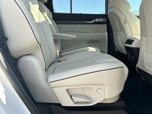 Used 2021 Hyundai Palisade Calligraphy image 17