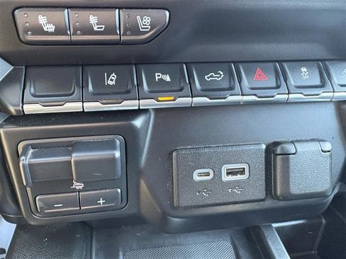 Used 2022 Chevrolet Silverado 3500 High Country w/ Technology Package image 24