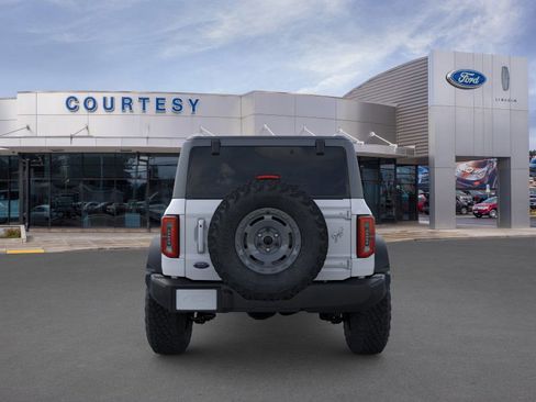 New 2025 Ford Bronco Outer Banks w/ Sasquatch Package image 5