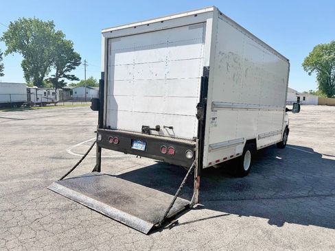 Used 2017 GMC Savana 3500 Extended RWD image 12