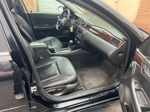 Used 2013 Chevrolet Impala LTZ image 23