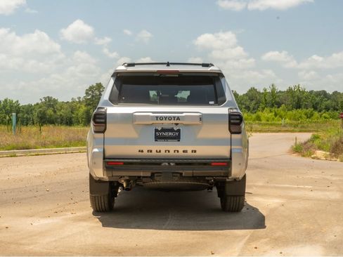 Used 2026 Toyota 4Runner TRD Sport AWD/4WD image 6