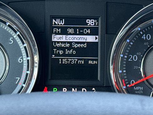 Used 2011 Chrysler Town & Country Touring-L w/ Entertainment Group #2 FWD image 21