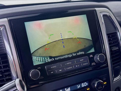 Used 2021 Nissan Titan SV w/ SV Convenience Package image 10