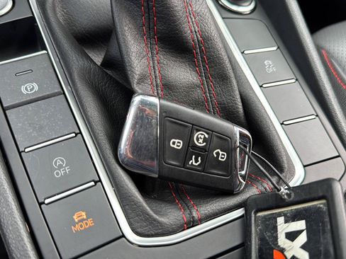 Used 2025 Volkswagen Jetta GLI Autobahn FWD image 22