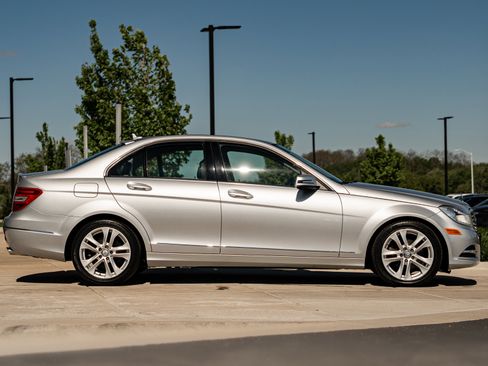 Used 2012 Mercedes-Benz C 300 4MATIC Sedan image 3