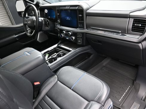 Used 2025 Ford F250 Platinum w/ Tremor Off-Road Package image 41