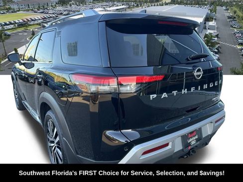 Used 2023 Nissan Pathfinder Platinum w/ Cargo Package image 6