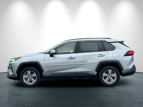 Used 2022 Toyota RAV4 LE image 7