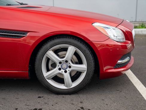 Used 2015 Mercedes-Benz SLK 250 image 9